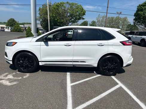 Used 2023 Ford Edge SE w/ Black Appearance Package AWD/4WD image 4