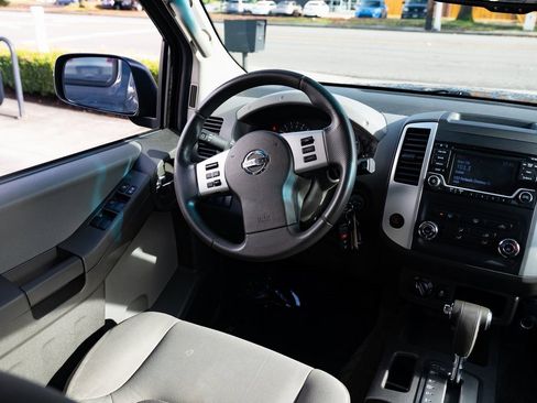 Used 2015 Nissan Xterra S image 9