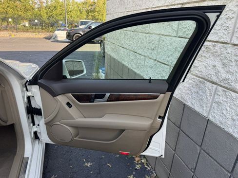 Used 2014 Mercedes-Benz C 250 Sedan image 39