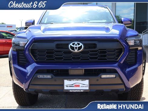Used 2024 Toyota Tacoma TRD Off-Road w/ TRD Off Road Upgrade Package AWD/4WD image 8