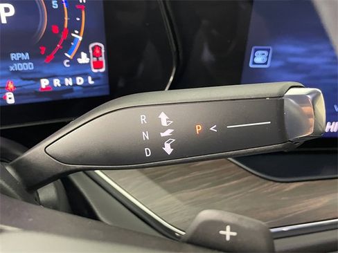 Certified 2025 Chevrolet Tahoe Z71 image 10