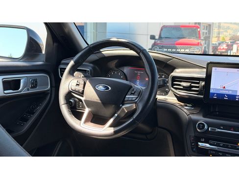 Used 2020 Ford Explorer Limited AWD/4WD image 16