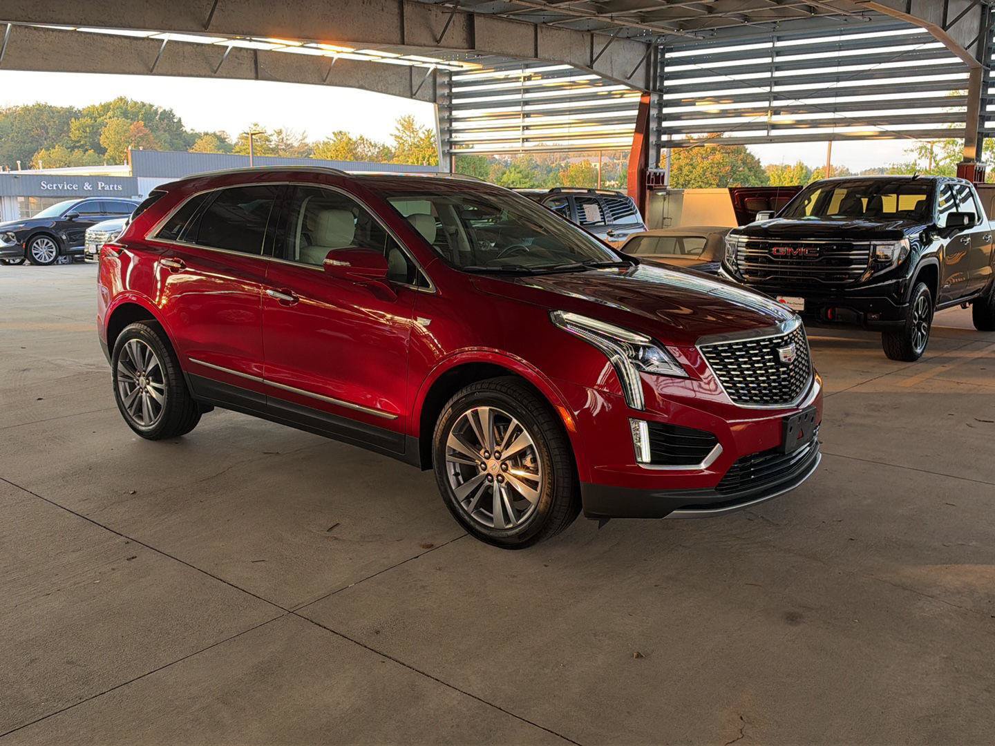 Used 2025 Cadillac XT5 Premium Luxury AWD/4WD image 7