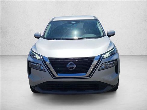Certified 2023 Nissan Rogue SV FWD image 2