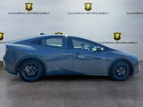 Used 2025 Toyota Prius LE image 4