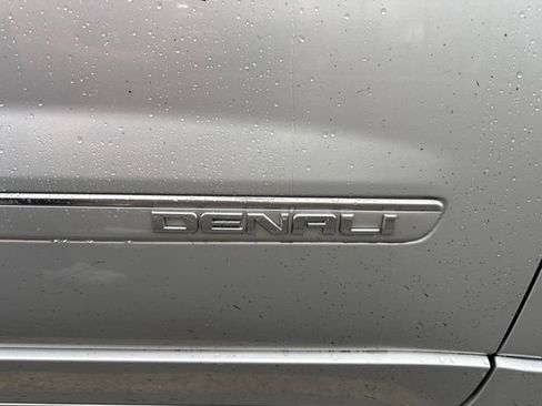 Used 2011 GMC Acadia Denali FWD image 6