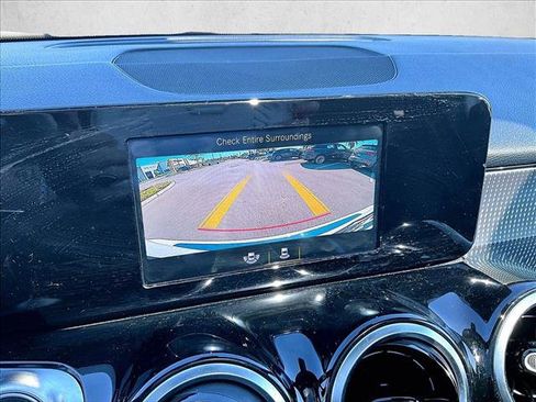 Used 2023 Mercedes-Benz GLB 250 image 21