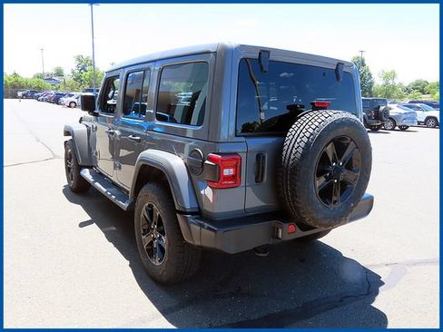 Used 2023 Jeep Wrangler Unlimited Sahara AWD/4WD image 5