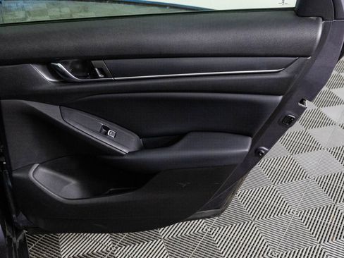 Used 2018 Honda Accord Sport image 36
