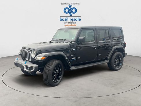 Used 2023 Jeep Wrangler Sahara w/ Cold Weather Group image 4