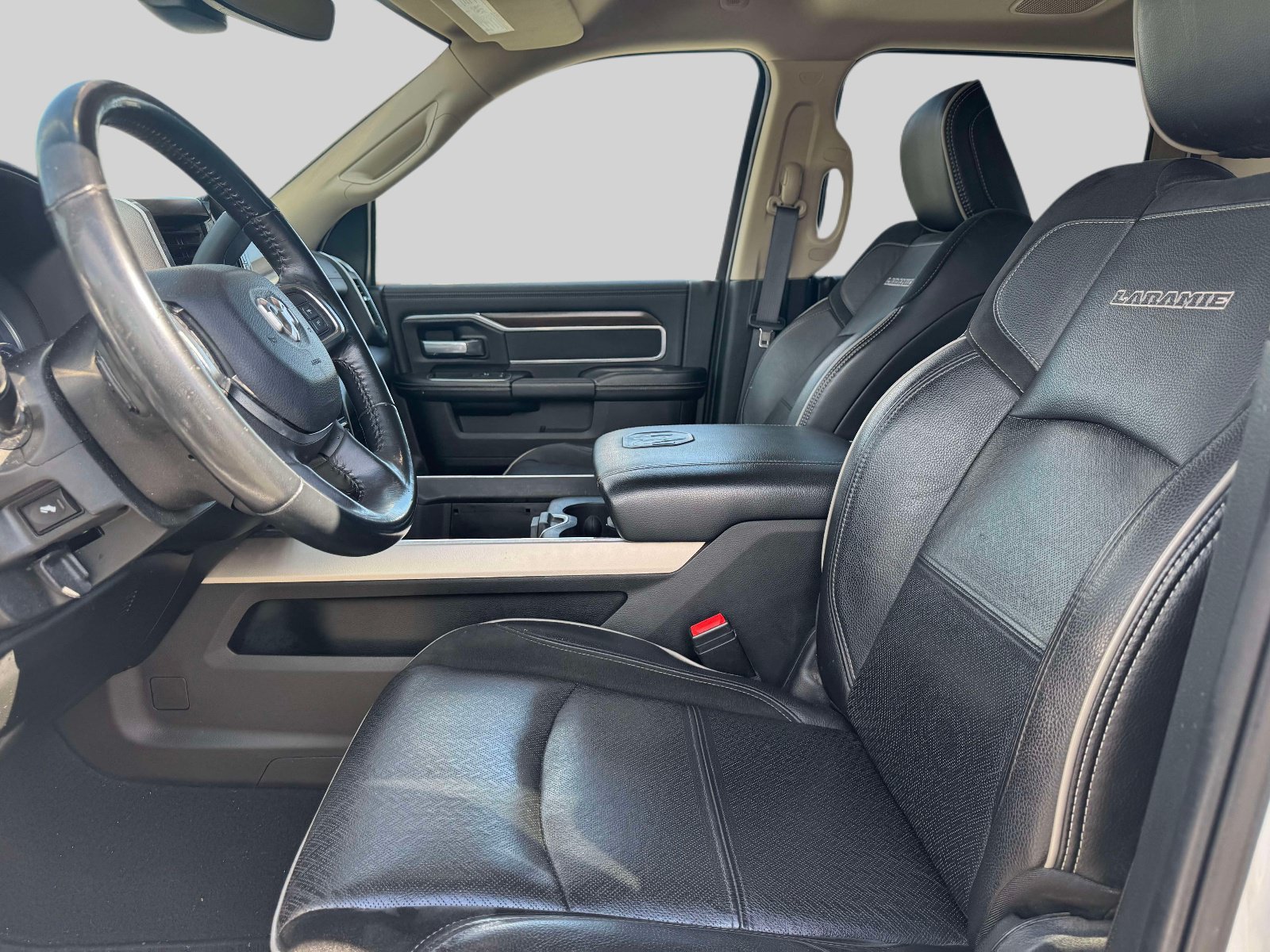 Used 2022 RAM 3500 Laramie w/ Chrome Appearance Group AWD/4WD image 13