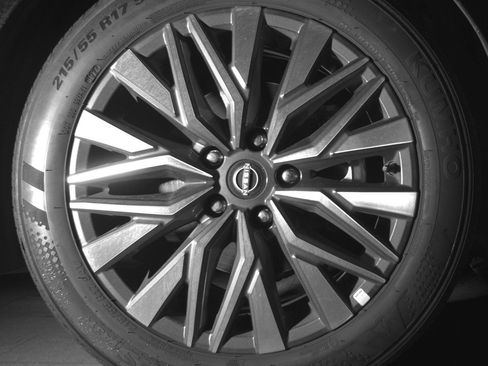Used 2025 Nissan Altima 2.5 SV FWD image 13