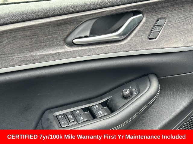 Used 2023 Jeep Grand Cherokee Limited AWD/4WD image 17