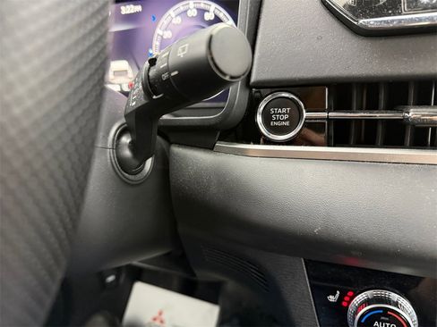 Used 2024 Mitsubishi Outlander SEL image 30