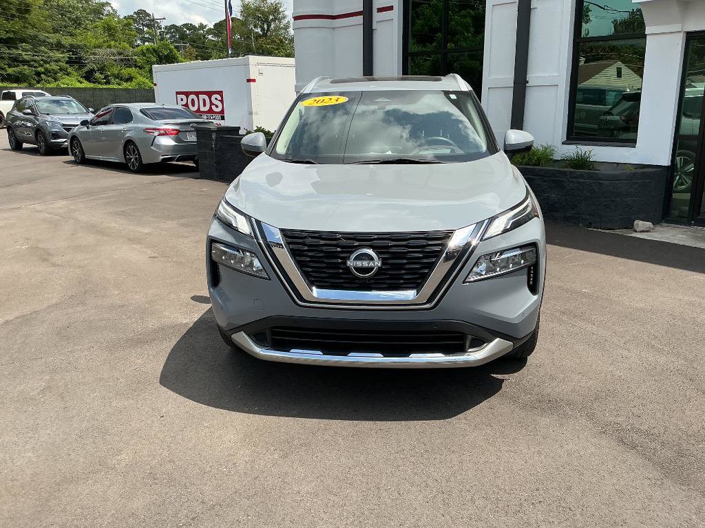 Used 2023 Nissan Rogue Platinum w/ Platinum Premium Package FWD image 2