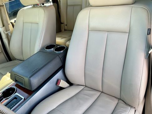 Used 2008 Ford Expedition EL Eddie Bauer image 31