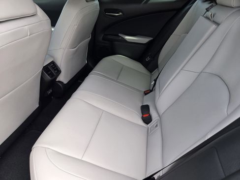 New 2026 Lexus UX 300h FWD image 18