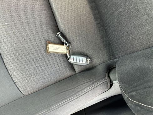 Used 2025 Nissan Altima 2.5 SV image 17