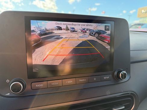 Used 2023 Hyundai Kona SEL image 11