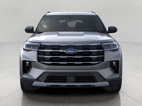 Used 2026 Ford Explorer Active w/ Active Comfort Package AWD/4WD image 8