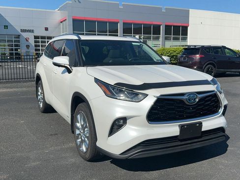 Used 2023 Toyota Highlander Limited AWD/4WD image 3