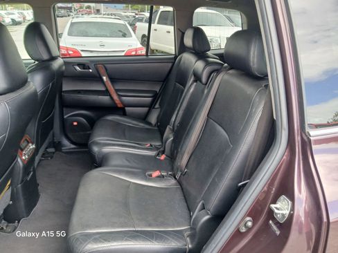 Used 2011 Toyota Highlander Limited w/ Tow Pkg image 11