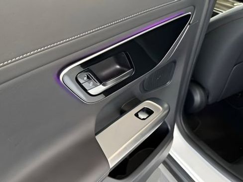 Used 2024 Mercedes-Benz GLC 300 GLC 300 image 34