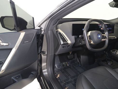 Used 2024 BMW iX xDrive50 w/ Premium Package AWD/4WD image 50