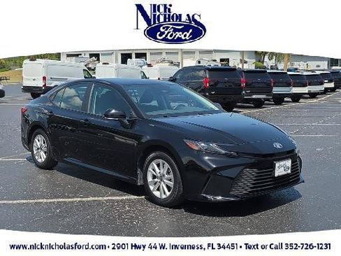 Used 2025 Toyota Camry LE w/ Convenience Package FWD image 1