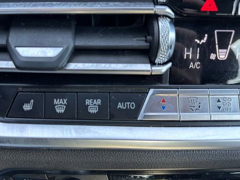 Used 2019 BMW 330i xDrive Sedan w/ Convenience Package image 29