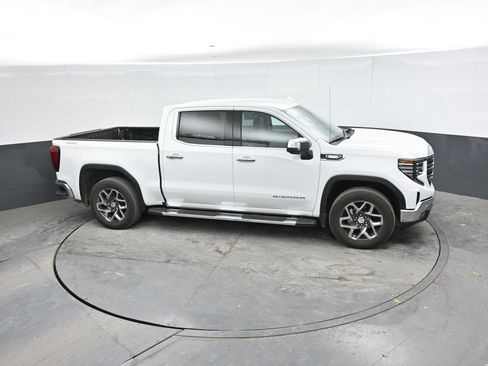 Used 2024 GMC Sierra 1500 SLT w/ SLT Premium Plus Package AWD/4WD image 18