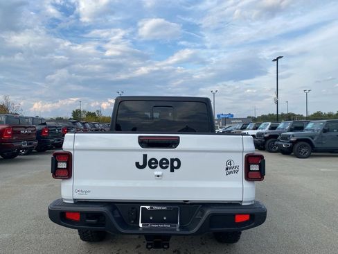 New 2025 Jeep Gladiator Sport AWD/4WD image 3