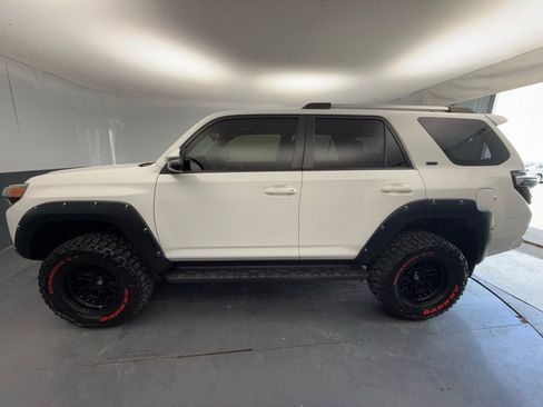 Used 2019 Toyota 4Runner 4WD image 10