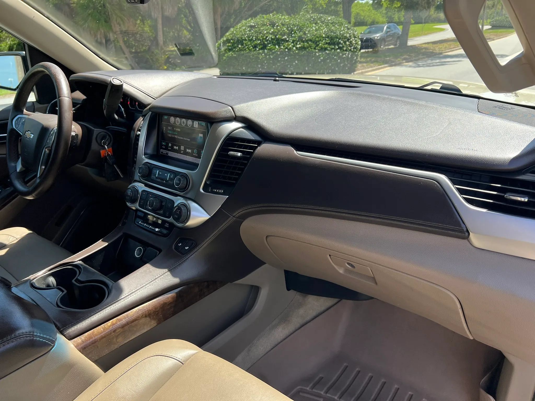 Used 2016 Chevrolet Suburban LT RWD image 38