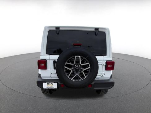 Used 2025 Jeep Wrangler Unlimited Sahara AWD/4WD image 12