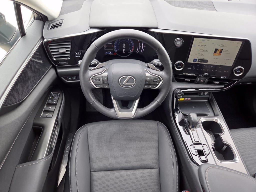 Certified 2025 Lexus NX 250 FWD w/ Accessory Package (2T) image 4