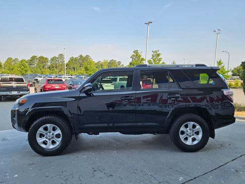 Used 2024 Toyota 4Runner SR5 Premium w/ Moonroof Package AWD/4WD image 4