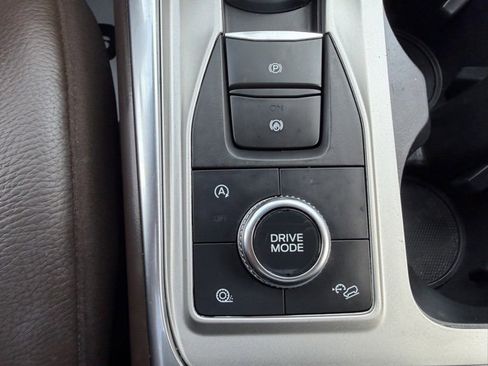 Used 2023 Ford Explorer King Ranch w/ Technology Package image 33