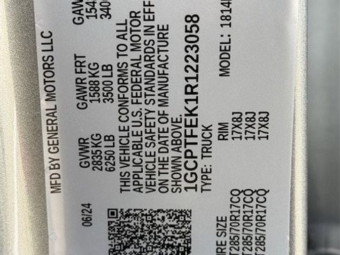 Used 2024 Chevrolet Colorado ZR2 w/ Technology Package image 34