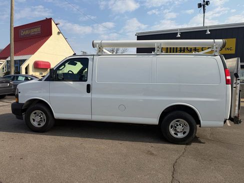 Used 2019 Chevrolet Express 3500 w/ Driver Convenience Package image 8