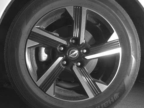 Used 2025 Nissan Sentra SV image 9