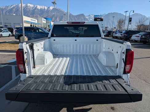 Used 2023 GMC Sierra 1500 SLE image 32
