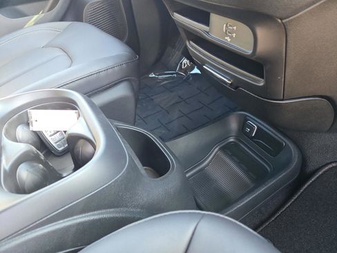 New 2026 Chrysler Pacifica Select image 26