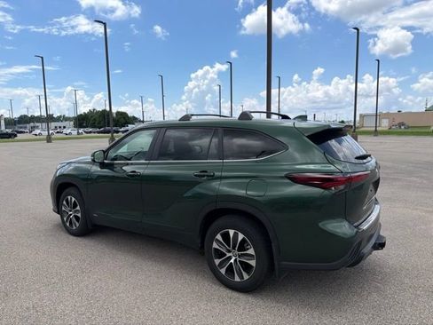 Used 2025 Toyota Highlander XLE AWD/4WD image 17