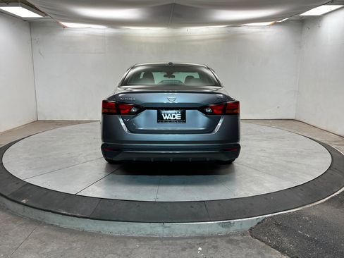 Used 2024 Nissan Altima 2.5 SV image 5