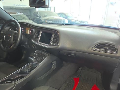 Used 2016 Dodge Challenger R/T w/ Driver Convenience Group RWD image 25
