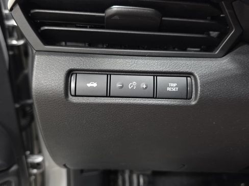 Used 2024 Nissan Altima 2.5 SV FWD image 26