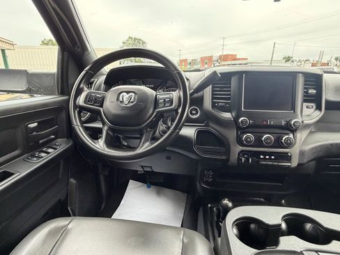 Used 2022 RAM 3500 Tradesman w/ Chrome Appearance Group AWD/4WD image 16