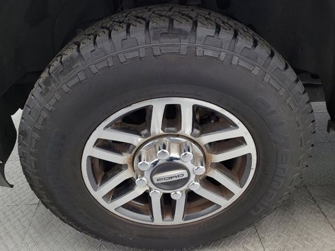 Used 2018 Ford F250 Lariat w/ Lariat Value Package image 31