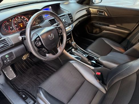 Used 2017 Honda Accord Sport image 11